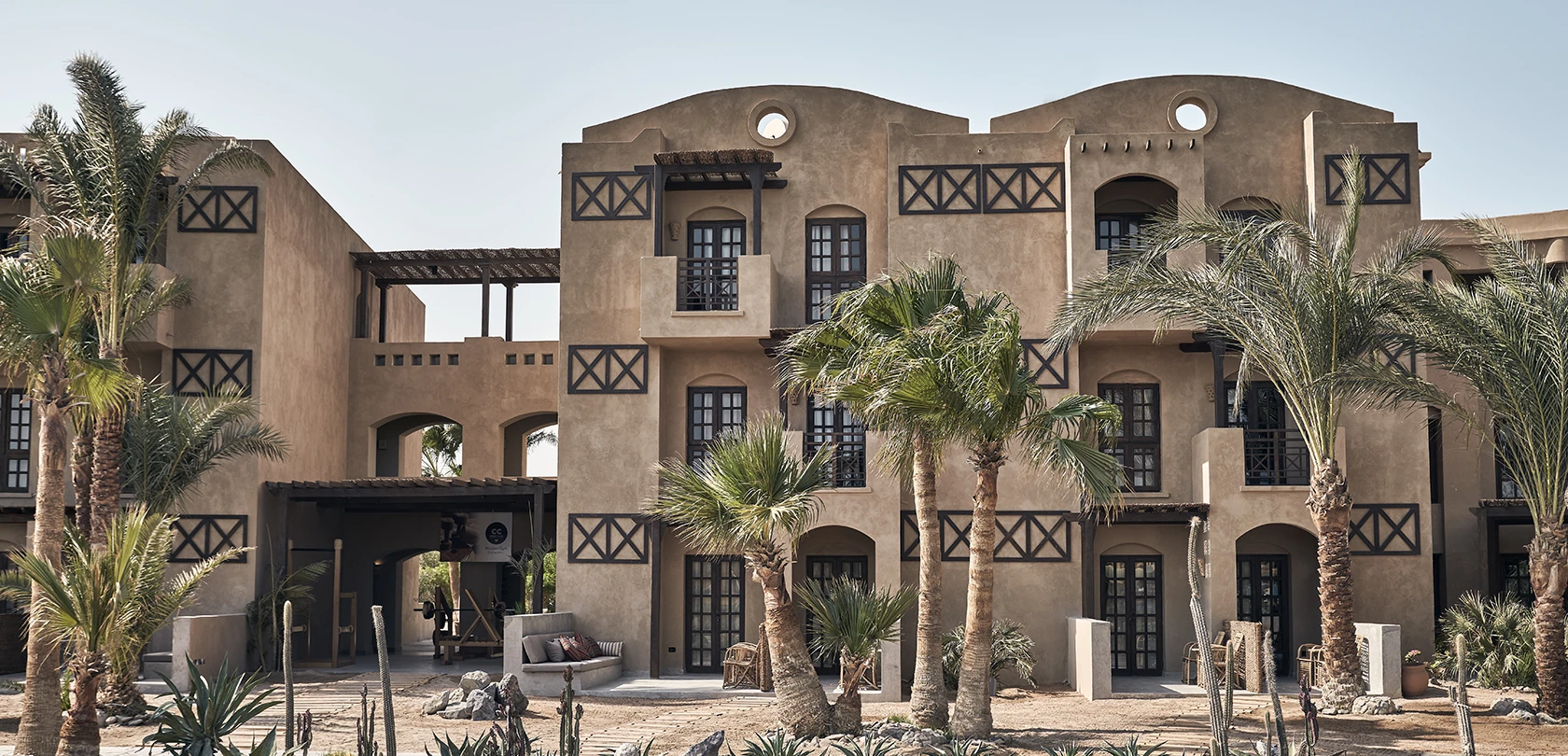 Cook's Club External View