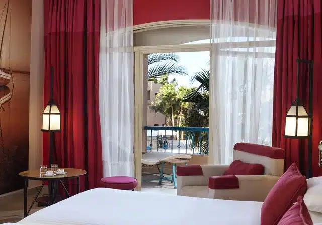 Club-Paradisio-Hotel-El-Gouna-Red-Sea-Preimum-Pool-View-King-bed-5 gallery 3