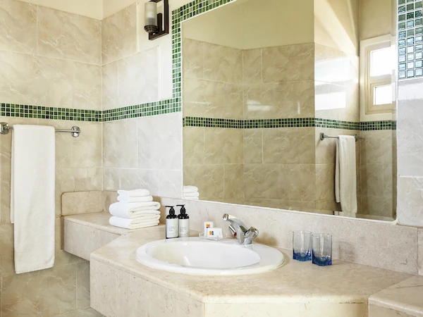 Club-Paradisio-Hotel-El-Gouna-Red-Sea-Delux Room-Bathroom gallery 2